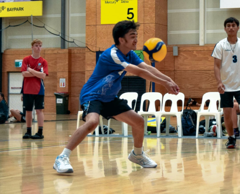 Trident High School Schüler beim Volleyball